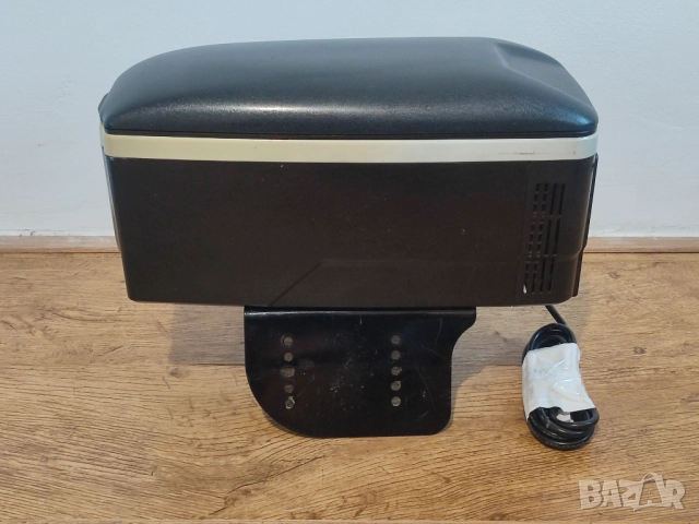 Автомобилен хладилен подлакътник (12V). Хладилна кутия - с режим затопляне или охлаждане