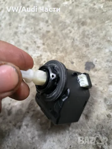 Моторче регулиране фарове за Голф 5 Ауди А3 VW Golf 5 Audi A3 8P 008830 HELLA, снимка 2 - Части - 47907681