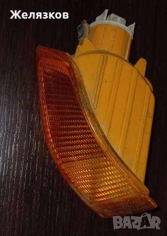 Мигач за Ескорт КОСУЪРТ, снимка 2 - Части - 51702065