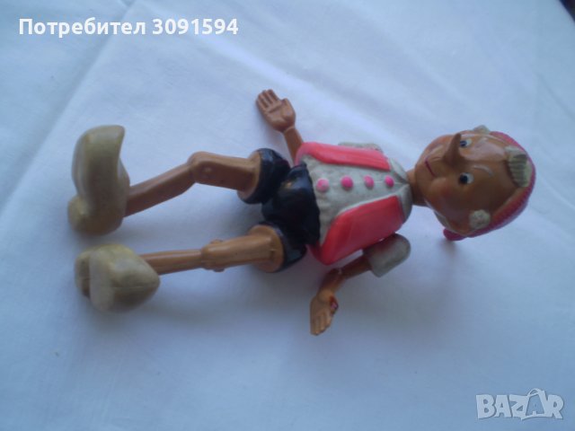 Колекционерска Стара бакелитена детска играчка Пинокио      Буратинодоста запазена за годините си, снимка 2 - Колекции - 37516733