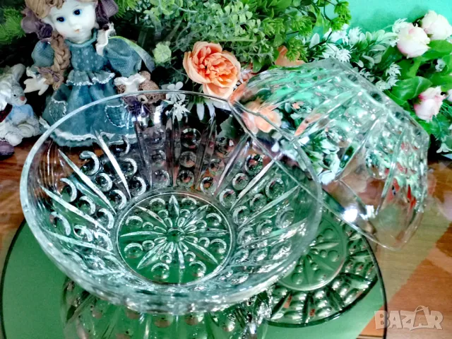 Разкошни купи ретро   пресовано стъкло. Германия .