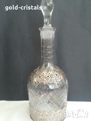 Кристална гарафа с метални елементи