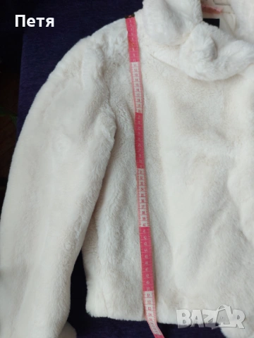 Дамско пухено палто В бял цвят, снимка 2 - Палта, манта - 53456372