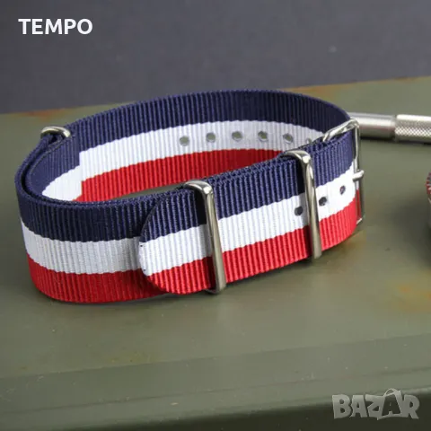 КАИШКА ZULU- ЧЕРВЕН / БЯЛ / СИН -20мм + ПОДАРЪК, снимка 4 - Каишки за часовници - 48202618