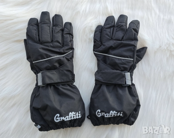 Детски ски ръкавици Graffiti 8-10 години, снимка 2 - Шапки, шалове и ръкавици - 52769793