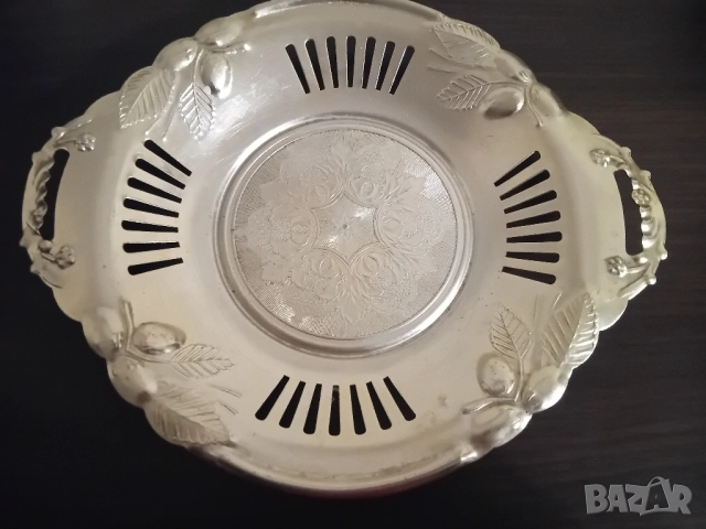 Стара метална чиния/фруктиера, снимка 2 - Антикварни и старинни предмети - 52916328