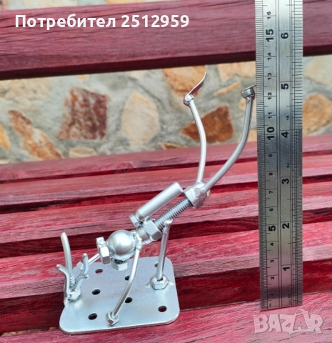 Метални фигури от болтове и гайки