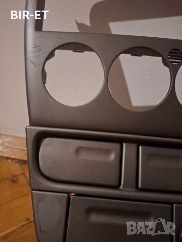 Сива средна конзола с къпхолдери за Опел вектра Б/ Opel vectra b, снимка 2 - Части - 53037415