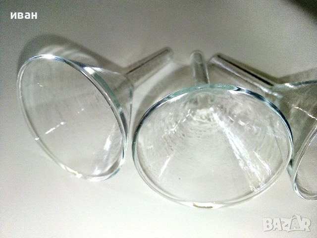 Стъклени лабораторни фунийки 3 броя., снимка 3 - Други ценни предмети - 52921409