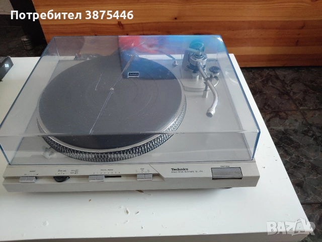Продавам грамофон Technics SL-D3 
