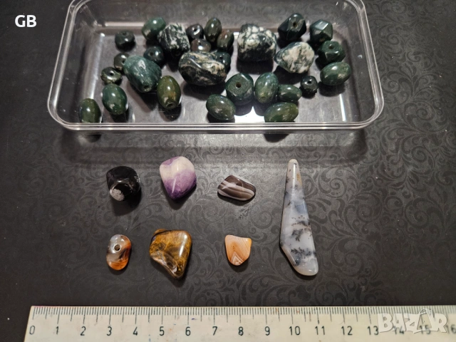 Полускъпоценни камъни