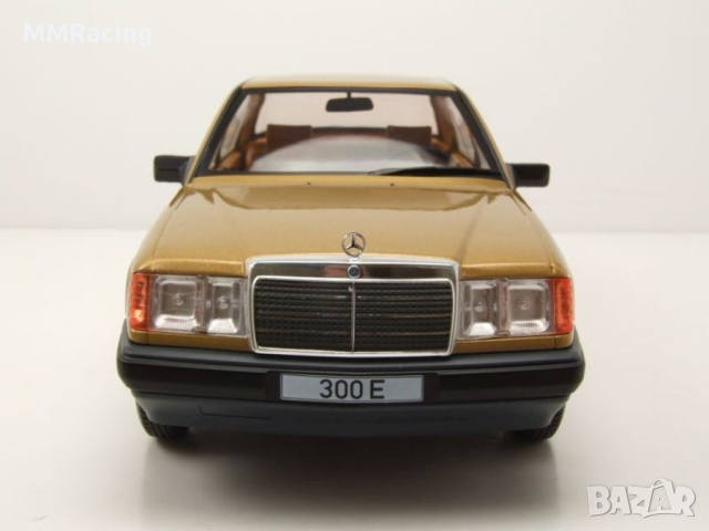 Мерцедес 300Е 1:18, снимка 4 - Колекции - 44932068