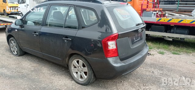 Kia Carens 2.0 CRDI-140к.с. само на части, снимка 4 - Автомобили и джипове - 33341070