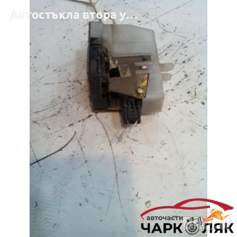 Задна дясна брава врата за Рено Клио седан, снимка 2 - Части - 48235759