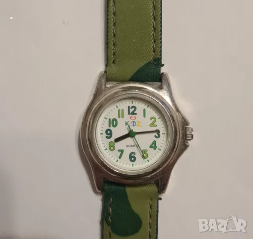 Часовник децки KIDZ, снимка 2 - Стенни часовници - 49248592