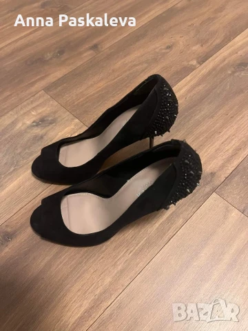 Обувки на ток Carvela 