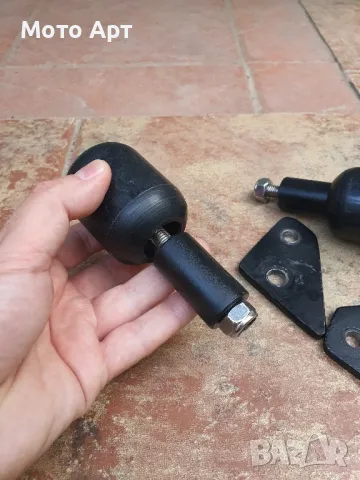 Kawasaki er6n Кавазаки ер6н 2014-2019 оригинални краш тапи защита Crash Bar Slider Слайдери, снимка 4 - Аксесоари и консумативи - 50392637