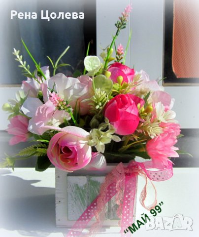 Дървена,бяла кашпа с цветя, снимка 1