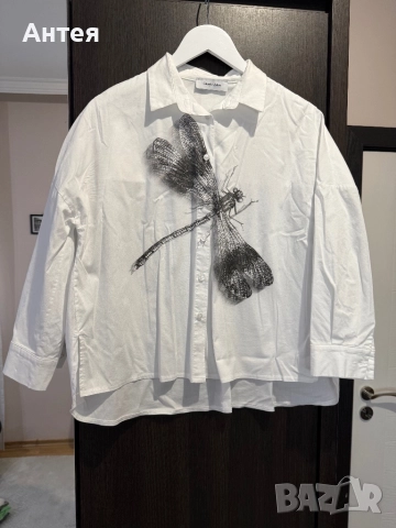 Риза в бяло с водно конче