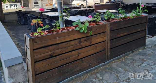 Дървени поставки за саксии