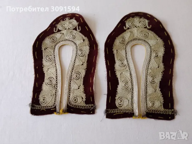 19 век Фолклорни художествени мотиви за чехли ръчна бродерия златна сърма върху кадифе рядка находка