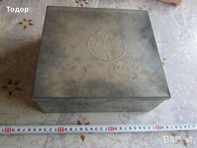 Старинна тенекиена ламаринена  кутия