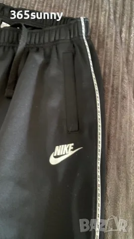 Долнища Nike L размер, снимка 2 - Спортни дрехи, екипи - 47392460