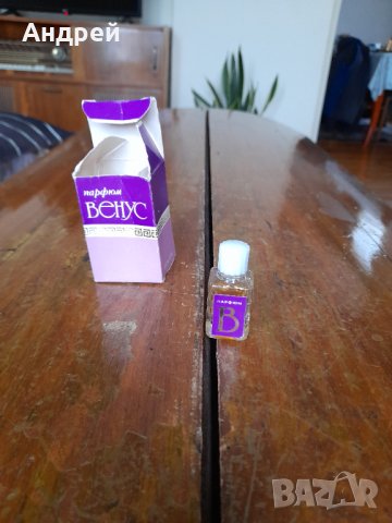 Стар парфюм Венус, снимка 2 - Други ценни предмети - 43329072