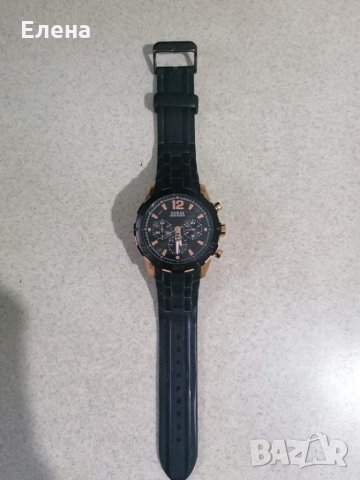 Часовник GUESS