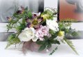Екзотична икебана с рози и пасифлора, снимка 3