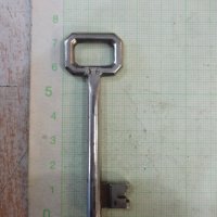 Ключ № Р8 за брава, снимка 1 - Други ценни предмети - 43791993