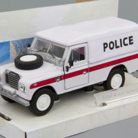 Land Rover Series III 109 пикап с тента Police - мащаб 1:43 на Cararama старо производство отваряеми, снимка 1 - Колекции - 43953940