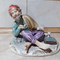 Страхотна красива статуетка фигура, снимка 1 - Антикварни и старинни предмети - 43490577
