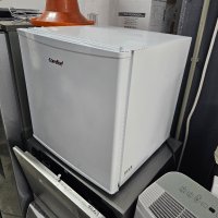 хладилник минибар Comfee , снимка 2 - Хладилници - 43176645