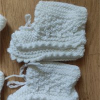 Бебешки терлички ръчно плетени, снимка 2 - Бебешки чорапи - 36806268