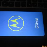 Продавам телефон Моторола КС40 с две карти, снимка 1 - Motorola - 36808473