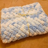 Ръчно плетено одеяло, снимка 2 - Олекотени завивки и одеяла - 43698891