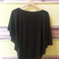 Асиметрична черна блуза, снимка 2 - Блузи с дълъг ръкав и пуловери - 37550345