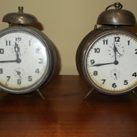 Антикварни часовници-будилници, снимка 2 - Стенни часовници - 36501926