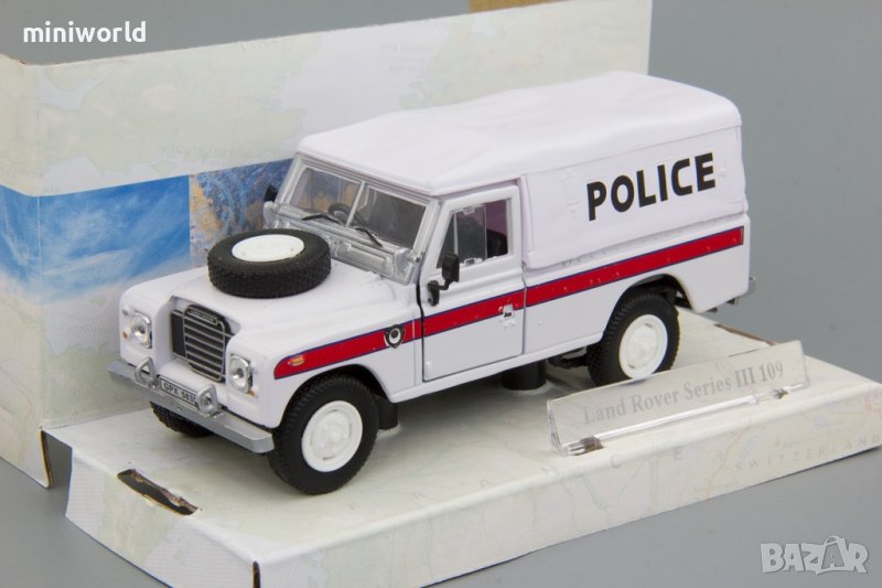 Land Rover Series III 109 пикап с тента Police - мащаб 1:43 на Cararama старо производство отваряеми, снимка 1
