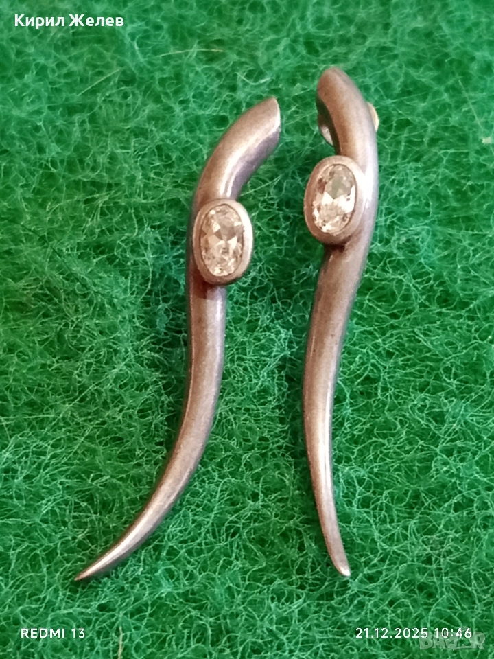 Елегантни сребърни обеци с нежна извивка и инкрустирани кристали 27231, снимка 1