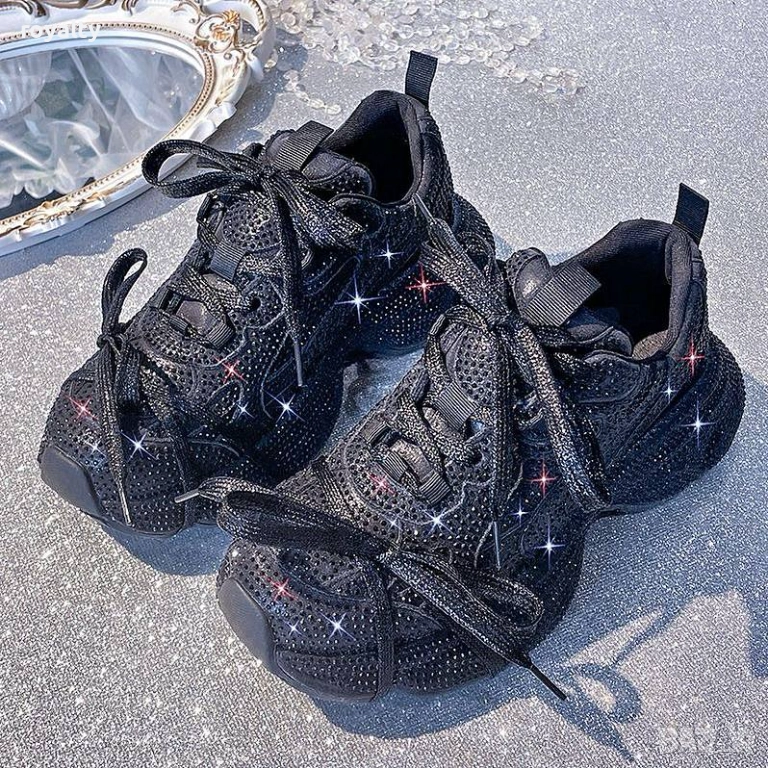 Balenciaga НА ЕДРО Дамски Маратонки С Камъни 8 Бр. , снимка 1