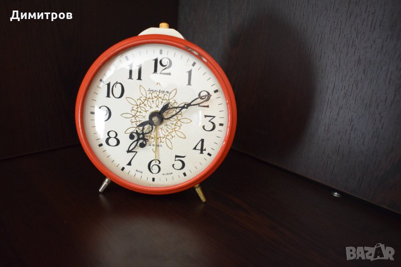 Ретро часовник-будилник Янтар, снимка 1