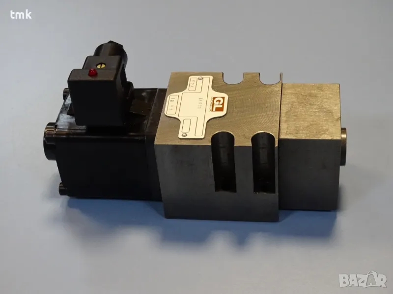 Хидравличен разпределител GL HYDRAULIK 624 SK 862 24 VDC hydraulik valve, снимка 1