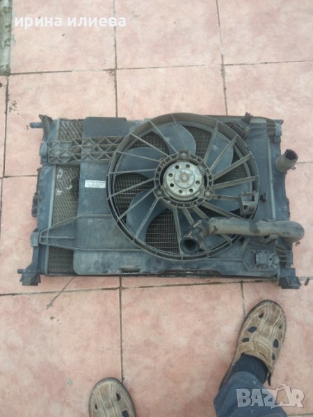 Радиатор с вентилатор на рено Меган седан 2004, снимка 1