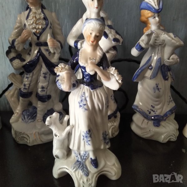 Порцеланова фигура дама с куче 2 , снимка 1