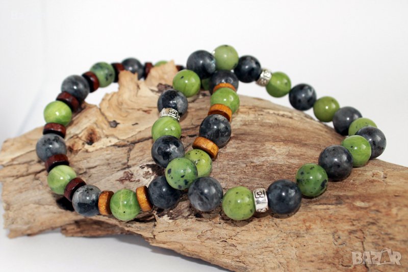 Ръчно изработена гривна от полускъпоценни камъни (Нефрит и Лабрадорит), снимка 1