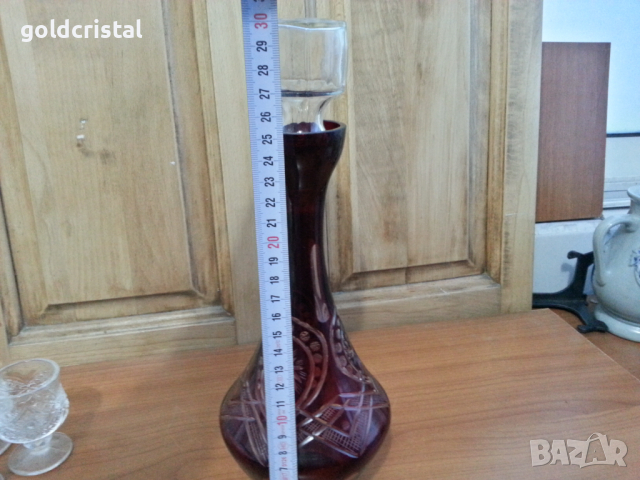 Кристална гарафа цветен червен кристал, снимка 2 - Антикварни и старинни предмети - 36553484