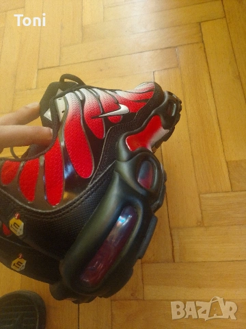 Nike Air Max Plus Black Red 44 чисто нов Nike TN Air Max Plus Black Fiery Red 369лева в магазин, снимка 5 - Маратонки - 53449414