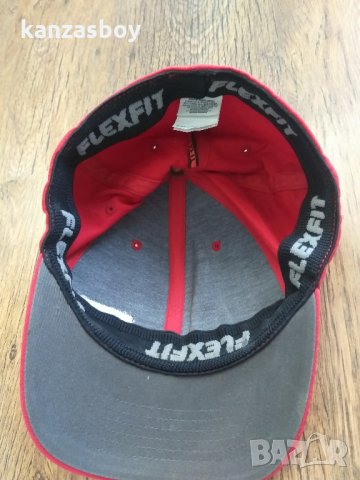 The North Face - страхотна шапка КАТО НОВА, снимка 4 - Шапки - 33643572